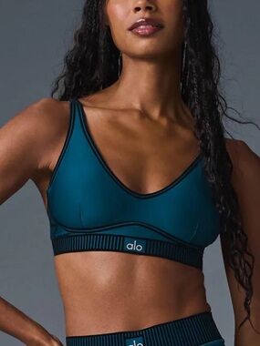 ALO Yoga Line Up Bra in Eclipse Blue - S